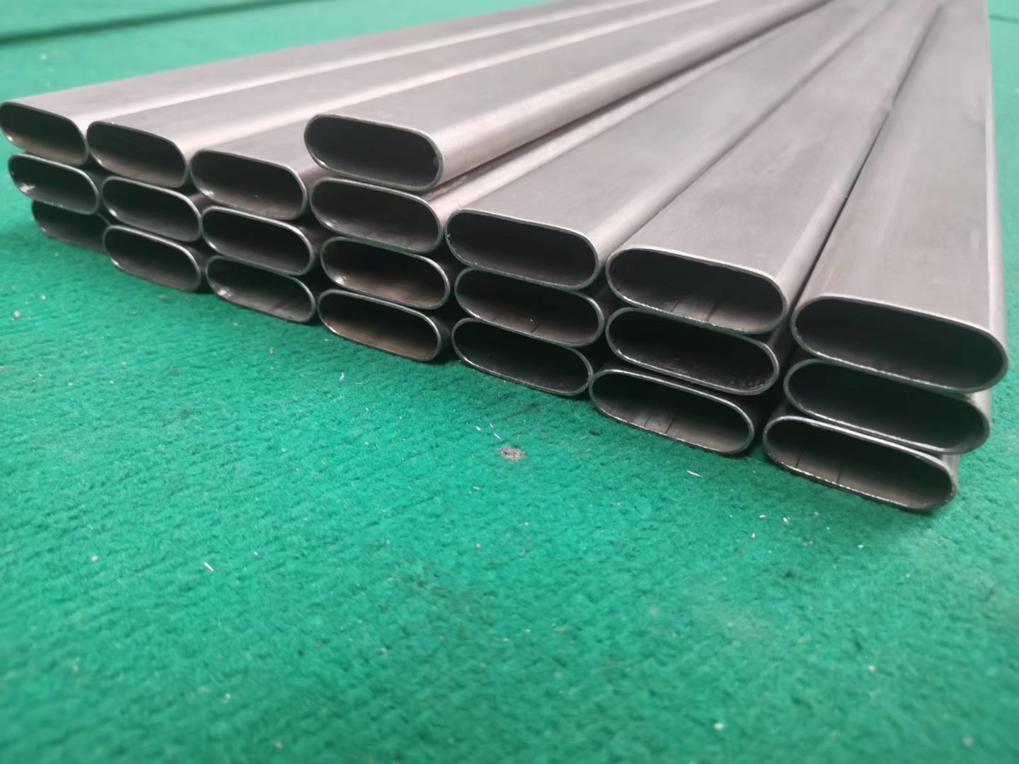 Titanium Oval Tube Grade5 ASTM B861 ASTM B338